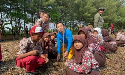 Cegah Abrasi, BPI Batang Tanam Mangrove di Pantai Roban