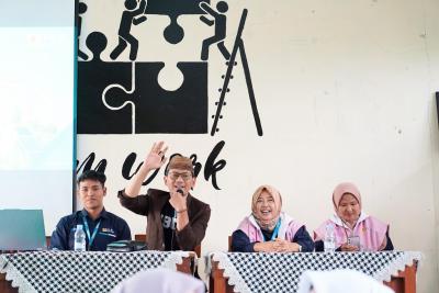 Perkuat Komitmen Pendidikan, Icon Plus Hadirkan Guru Tamu