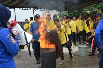 Ratusan Pelajar MTs Muhammadiyah Batang Dilatih 