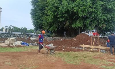 Citrakan Ruang Publik Estetik, Batang Poles Wajah Kota