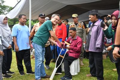 Dokter Spesialis Cek Kesehatan Gratis Layani Warga Desa Candi