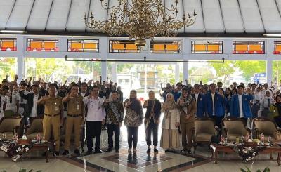 Literasi BI, Bekali Gen Z Batang Jadi Pribadi Tangguh