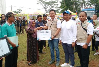 Aksi Sigap Bupati Batang, Selamatkan Warga Yang Tertahan Sakit di Malaysia