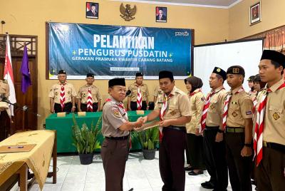 Dukung Percepatan Publikasi, Kwarcab Batang Kukuhkan Pengurus Pusdatin