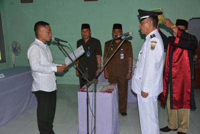 Bupati  Batang  melantik Kades Tembok