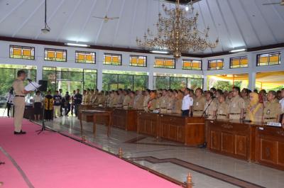 Bupati Yoyok Riyo Sudibyo Lantik 694 Pejabat