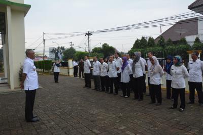 Pj Bupati Batang Siswo Laksono Sidak di DPMPTSP Separuh ASN Belum Hadir