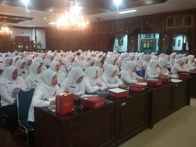 182 CPNS Bidan Desa Kabupaten Batang Menerima SK CPNS