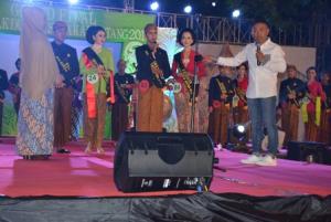 Deby dan Raras Duta Wisata Kabupaten Batang 2016