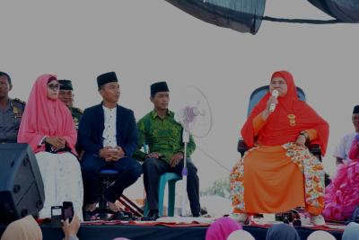 Ribuan Orang Hadiri Pengajian Mamah Dedeh di Desa Siberuk