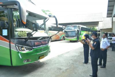 Pemkab Batang Kirimkan Tiga Armada Bus Gratis Bagi Pemudik 