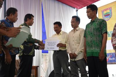 UPK BPDAPM Batang Salurkan Dansos Rp596 Juta