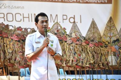 Tradisi Wabup Batang Berikan Santunan Anak Yatim dan Janda Lansia