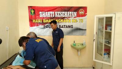 HUT Bhayangkara ke-73, Polres Batang Gelar Bakti Kesehatan