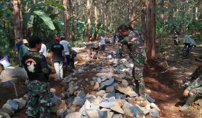 Satgas TMMD Percepat Makadam