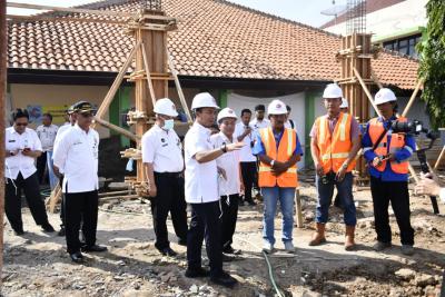 Bupati Batang Sidak Pembangunan Ruang Anak RSUD Kalisari